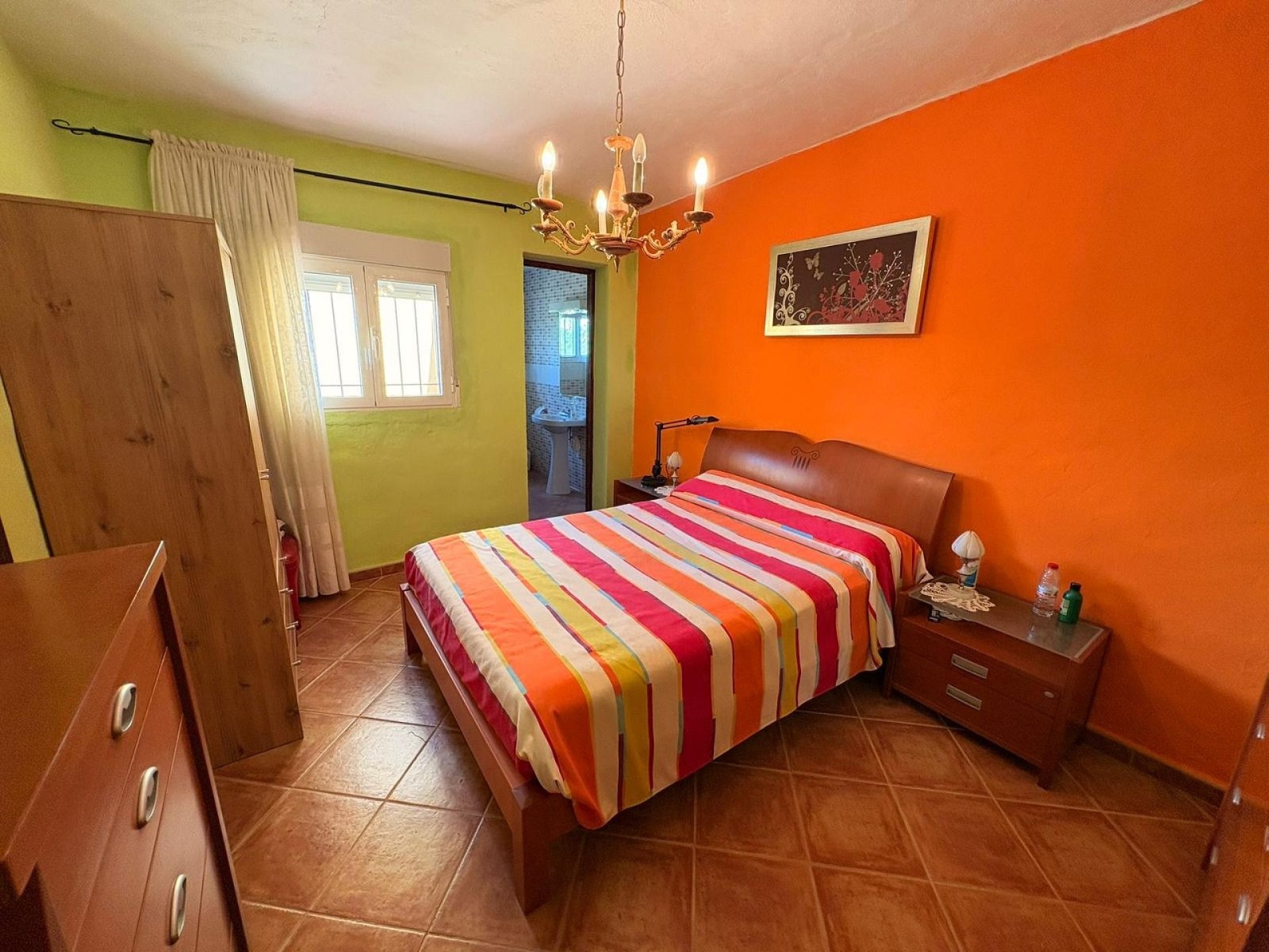 Villa with 3 Bedrooms and 4 Bathrooms in Yecla with Garden