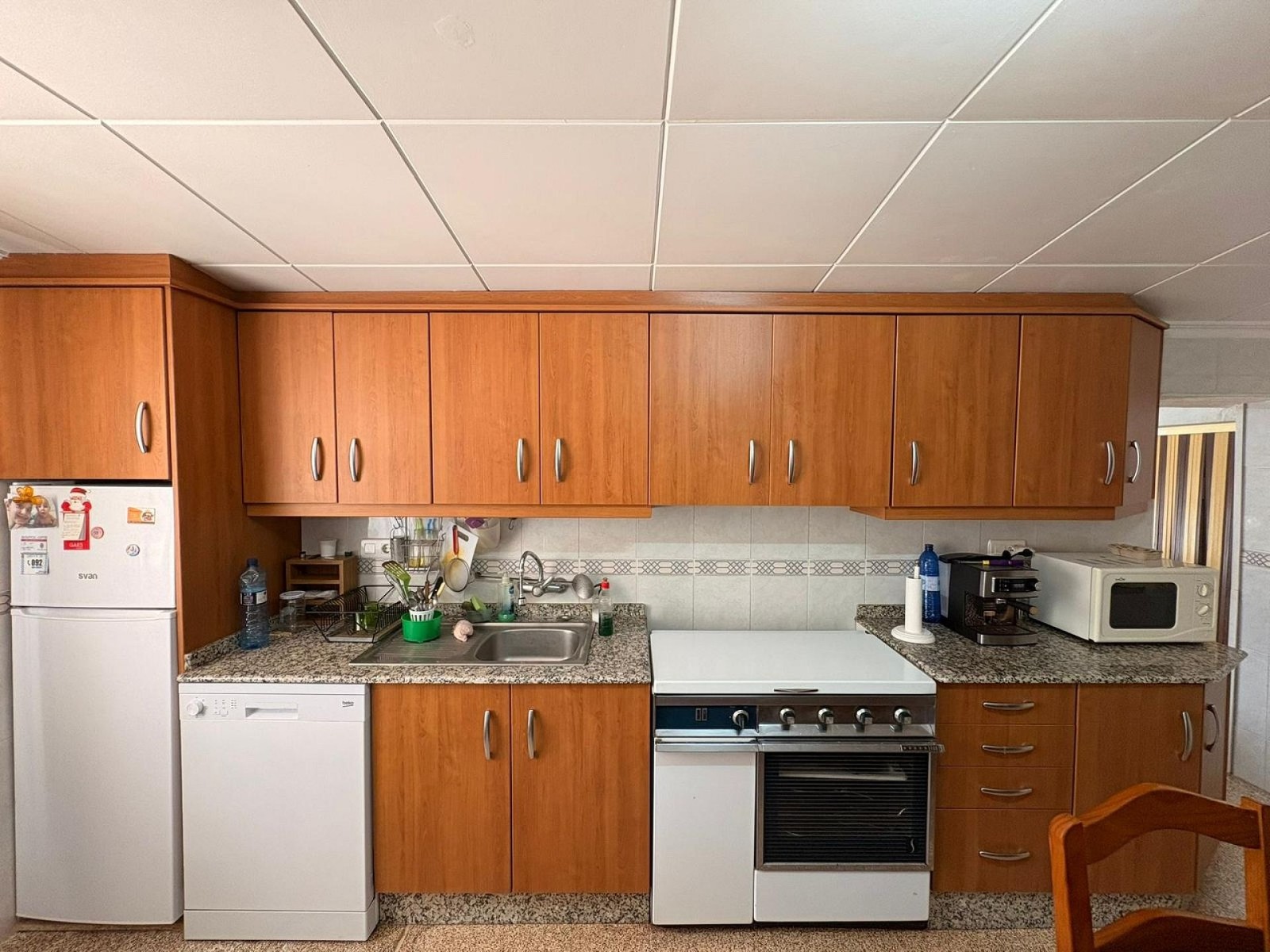 Villa with 3 Bedrooms and 4 Bathrooms in Yecla with Garden