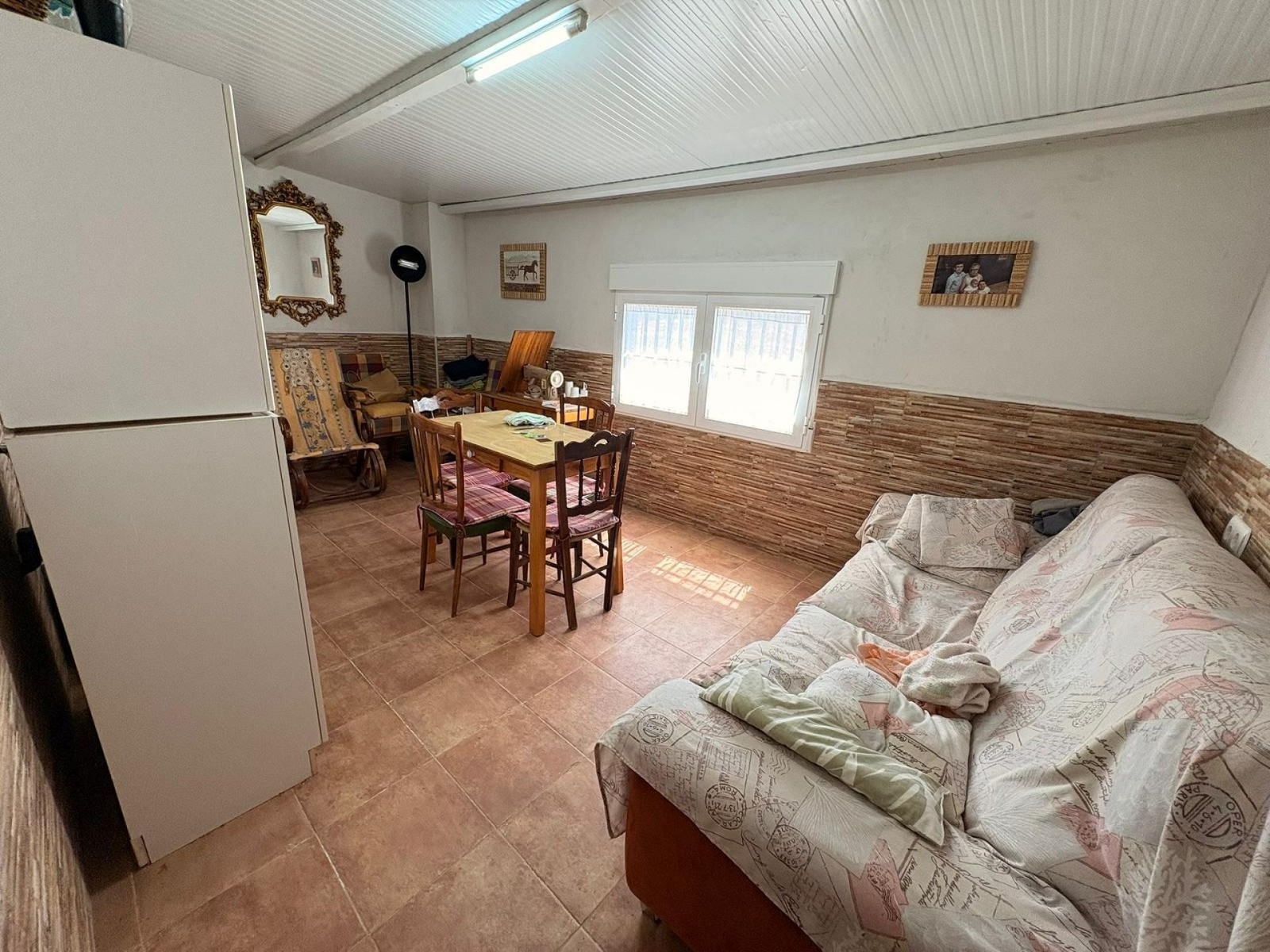 Villa with 3 Bedrooms and 4 Bathrooms in Yecla with Garden