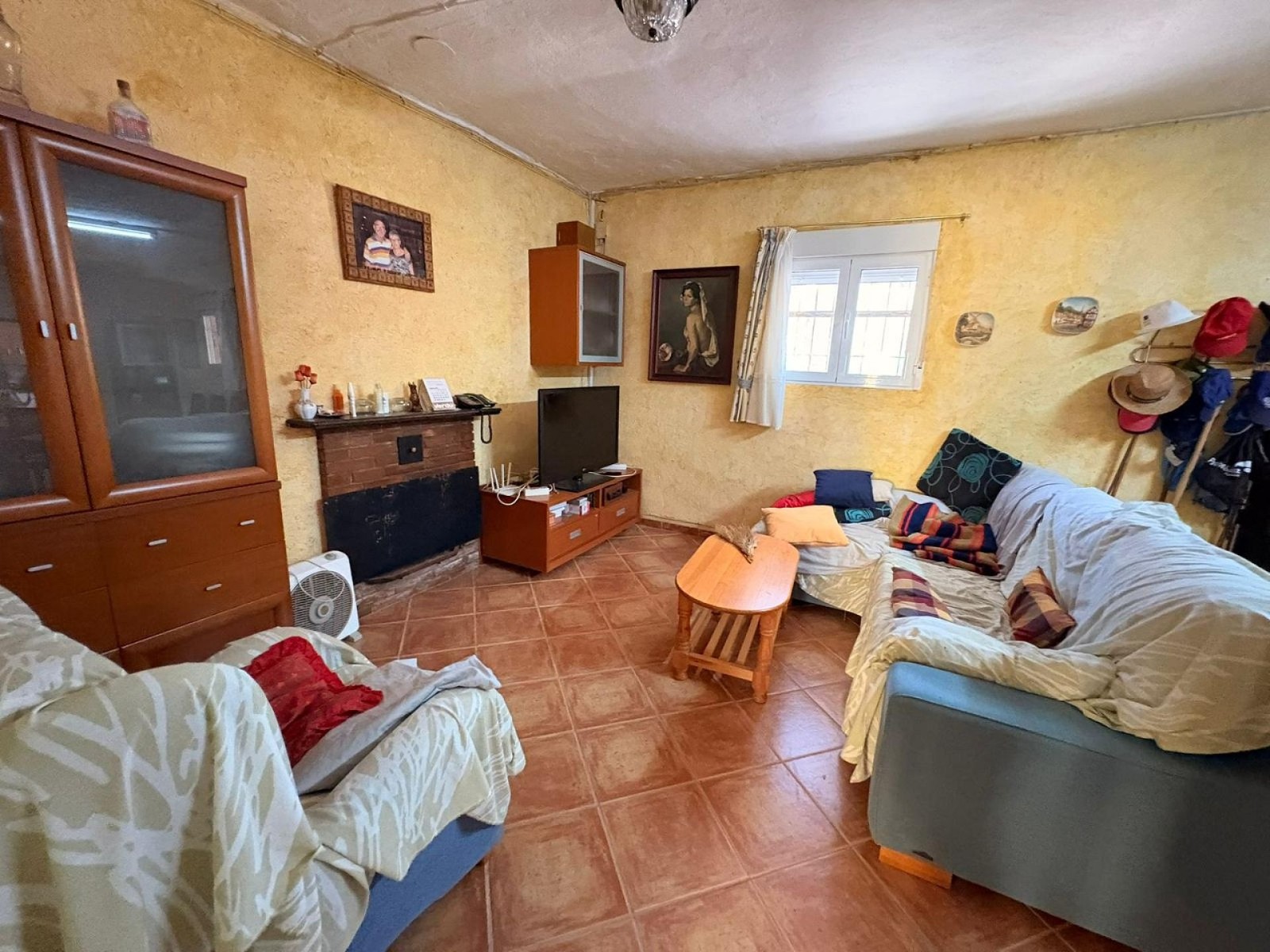 Villa with 3 Bedrooms and 4 Bathrooms in Yecla with Garden