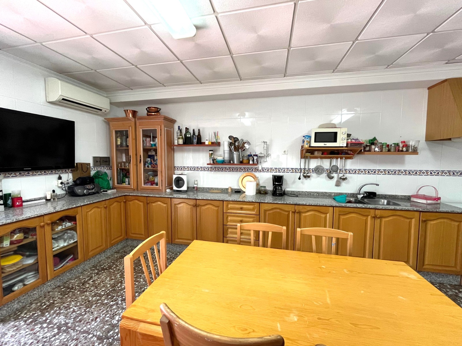 Rijwoning met 2 Slaapkamers in Salinas, Alicante met Open Haard