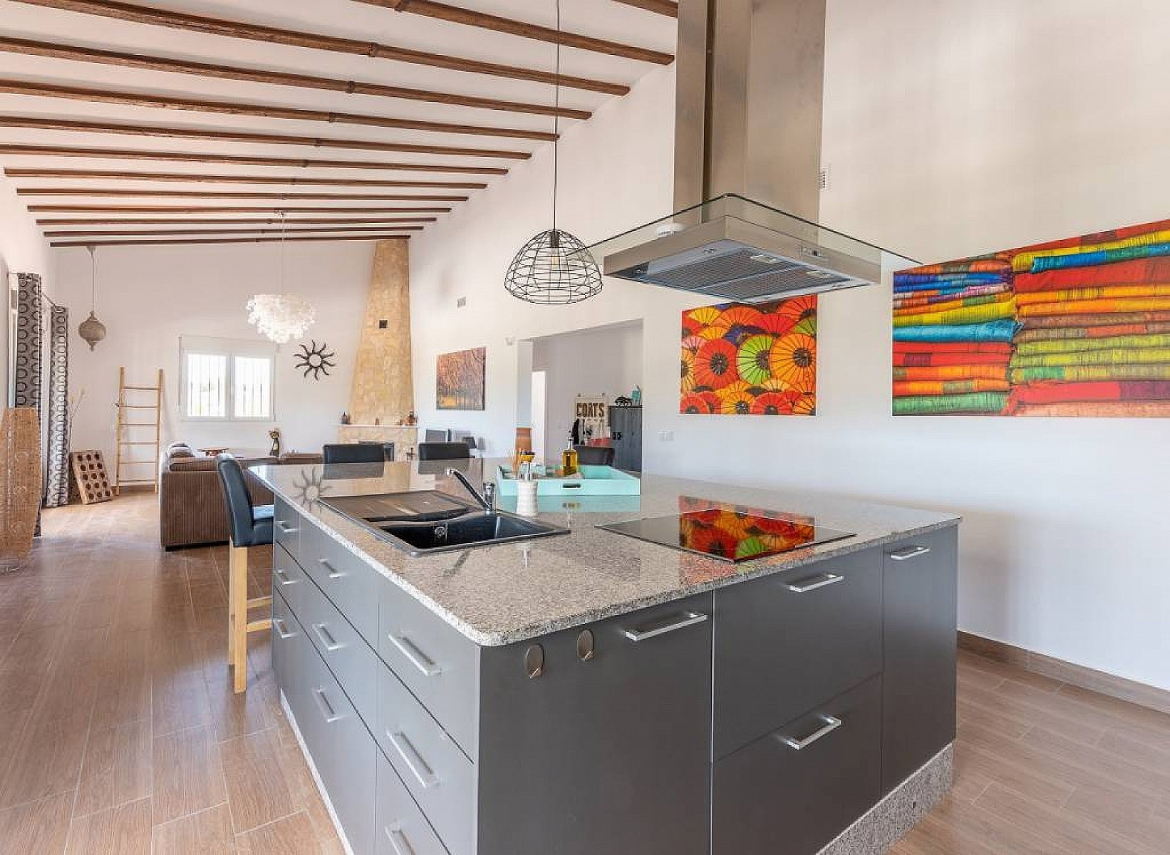 Nieuwbouw Villa met 5 Slaapkamers in La Romana, Alicante, Groot Perceel