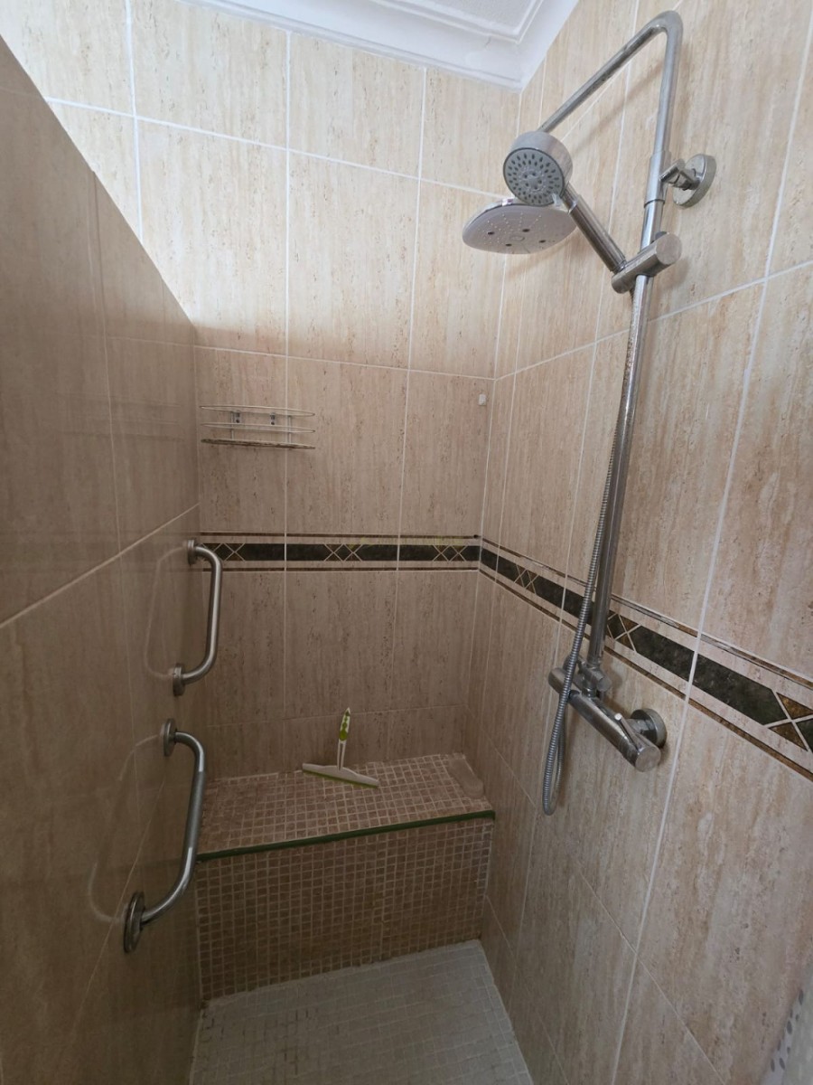 Finca met 3 Slaapkamers en Zwembad in Sax, Alicante