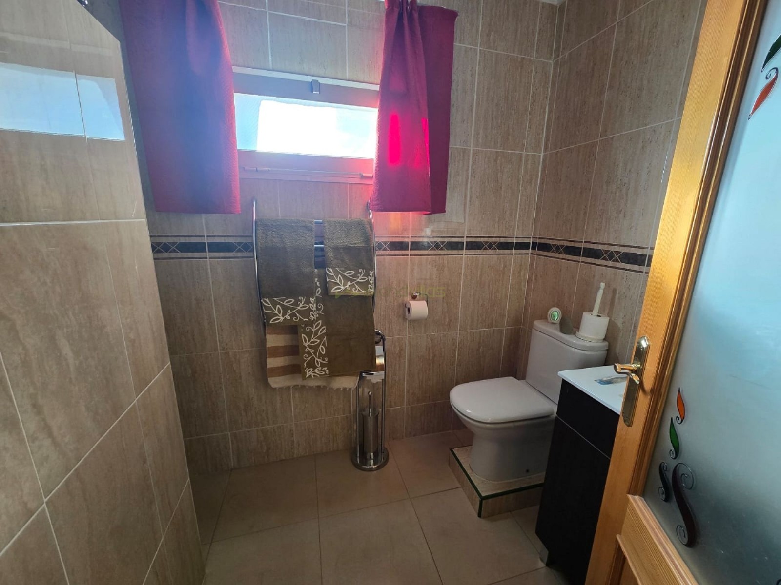 Finca met 3 Slaapkamers en Zwembad in Sax, Alicante