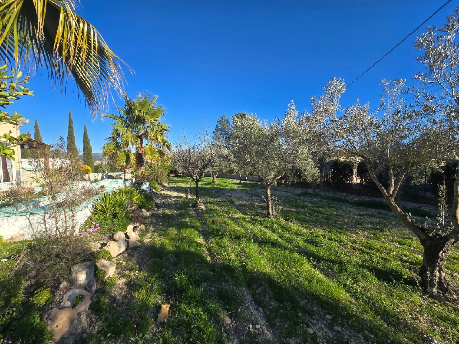 Finca met 3 Slaapkamers en Zwembad in Sax, Alicante