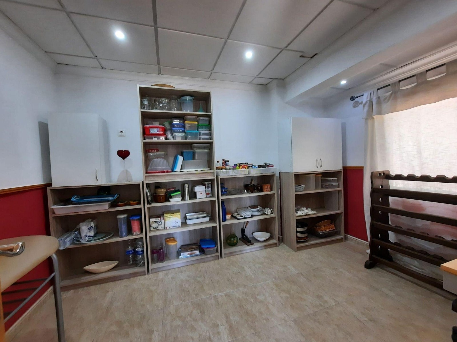 Finca met 3 Slaapkamers en Zwembad in Sax, Alicante