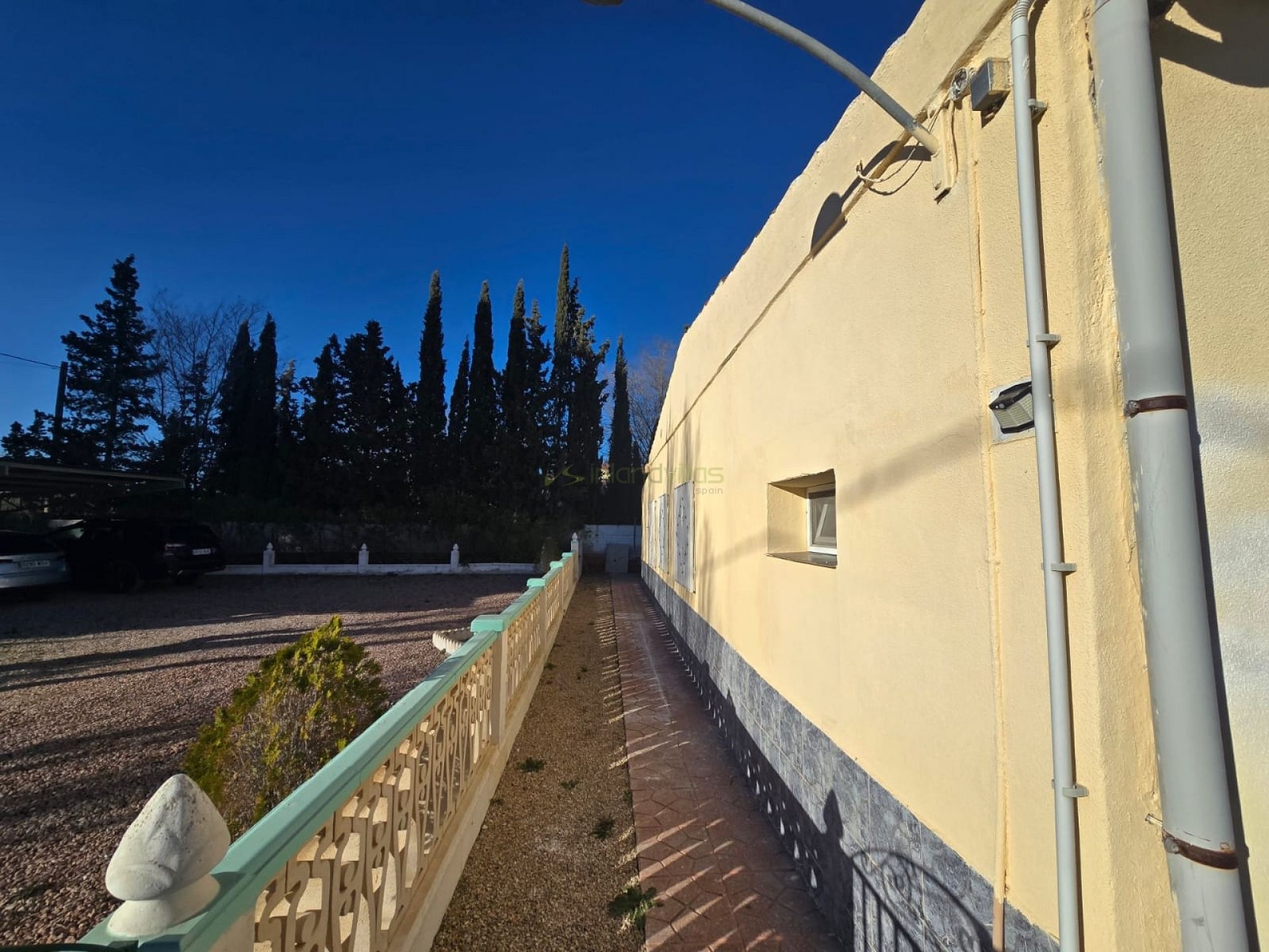 Finca met 3 Slaapkamers en Zwembad in Sax, Alicante