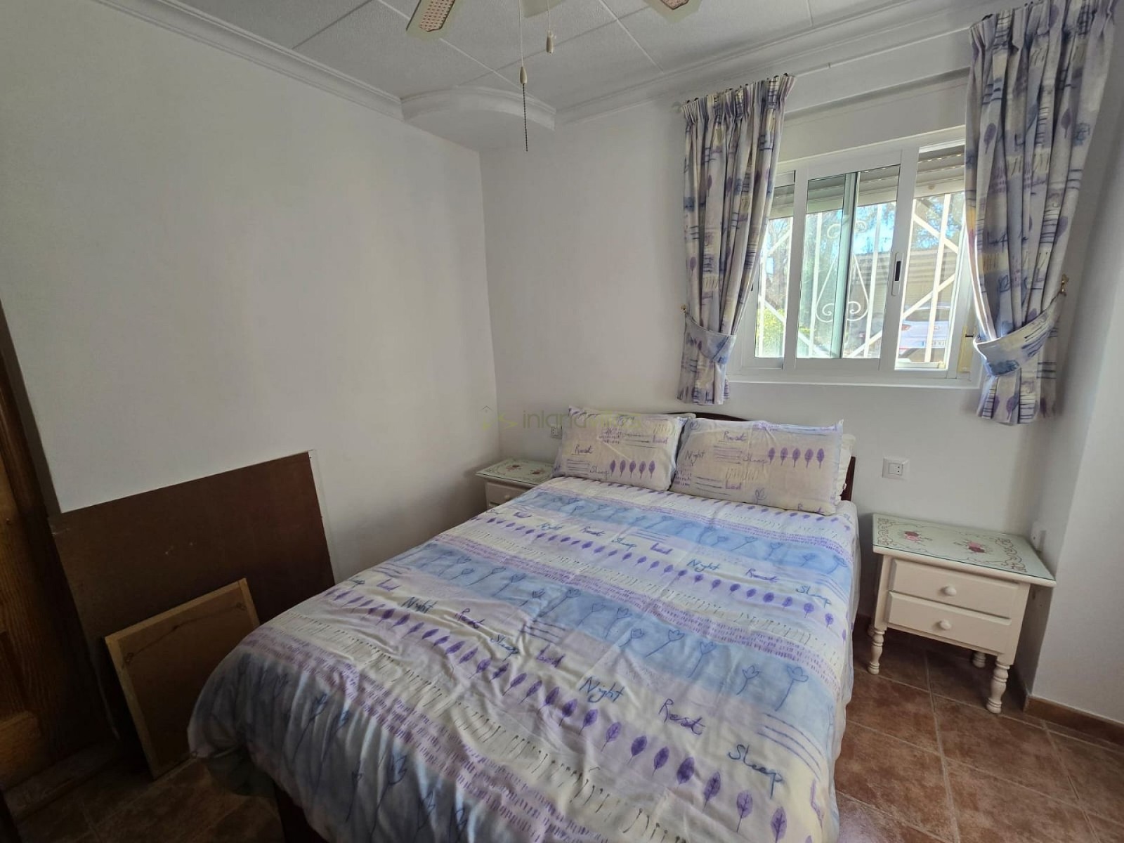 Finca met 3 Slaapkamers en Zwembad in Sax, Alicante
