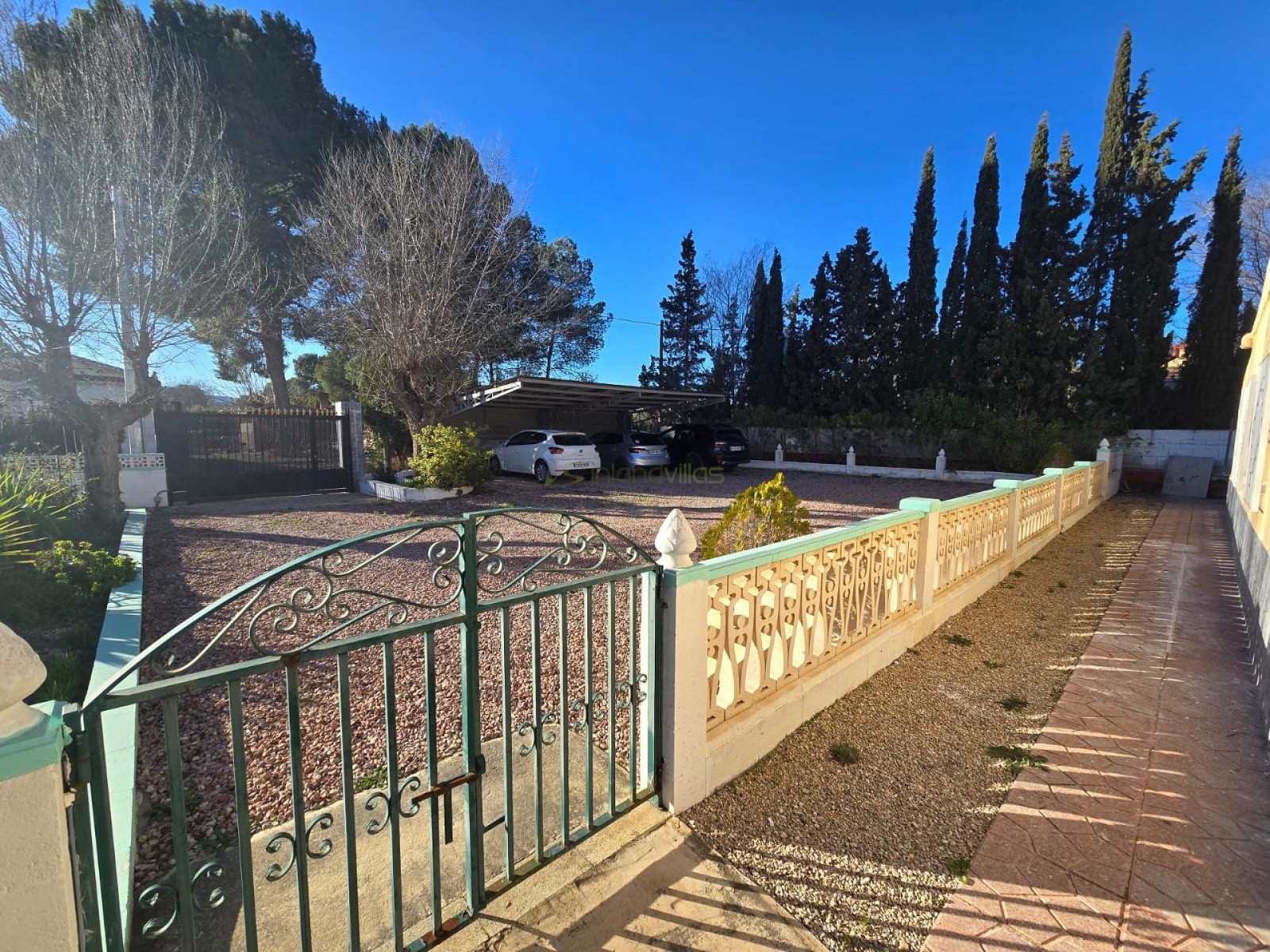 Finca met 3 Slaapkamers en Zwembad in Sax, Alicante