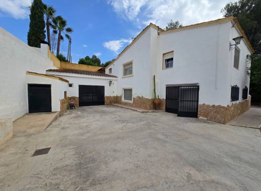 Country House - Resale - Sax - Sax